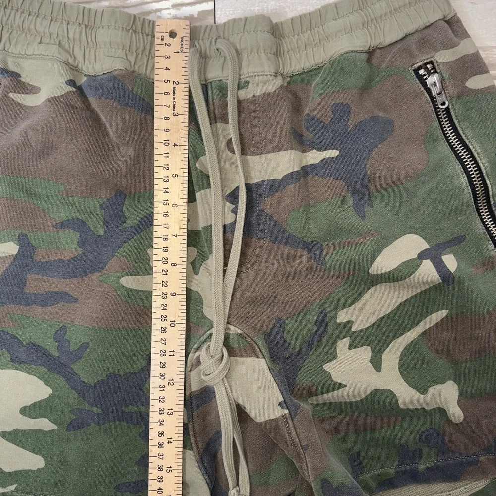 FOG Fear Of God Collection Camo Army Sweat Shorts Men's Size Large Zip Pockets